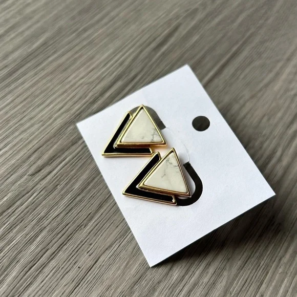 Vintage 80s Style Triangle Earrings With Marble, Gold & Black Detail Women’s - Picture 5 of 9